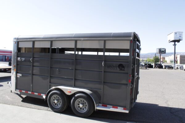 2025 MAVERICK 17' BUMPER PULL STOCK TRAILER - Image 4