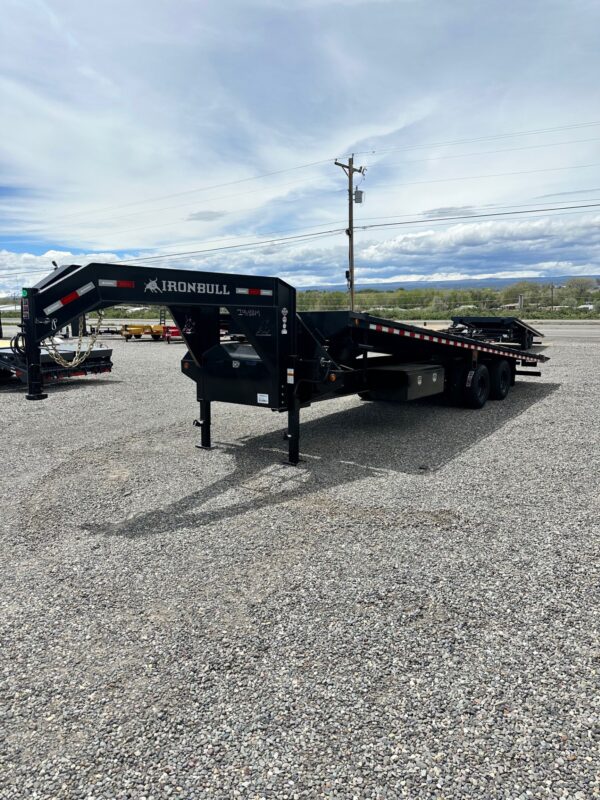 2025 Ironbull 30' Black Power Tilt Gooseneck