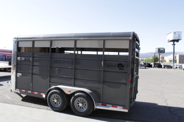 2025 MAVERICK 17' BUMPER PULL STOCK TRAILER - Image 4