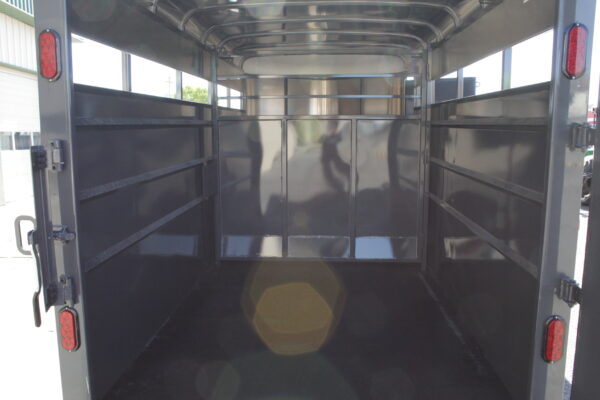 2025 MAVERICK 17' BUMPER PULL STOCK TRAILER - Image 9