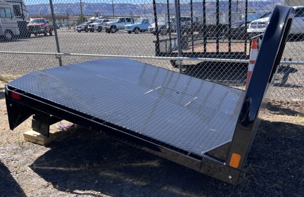 CM TRUCK BED 58'' CA 8.5' DRW Flatbed - Image 3