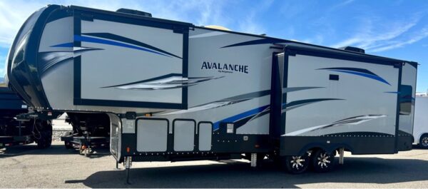 2020 KEYSTONE 321 RS CE - Image 2