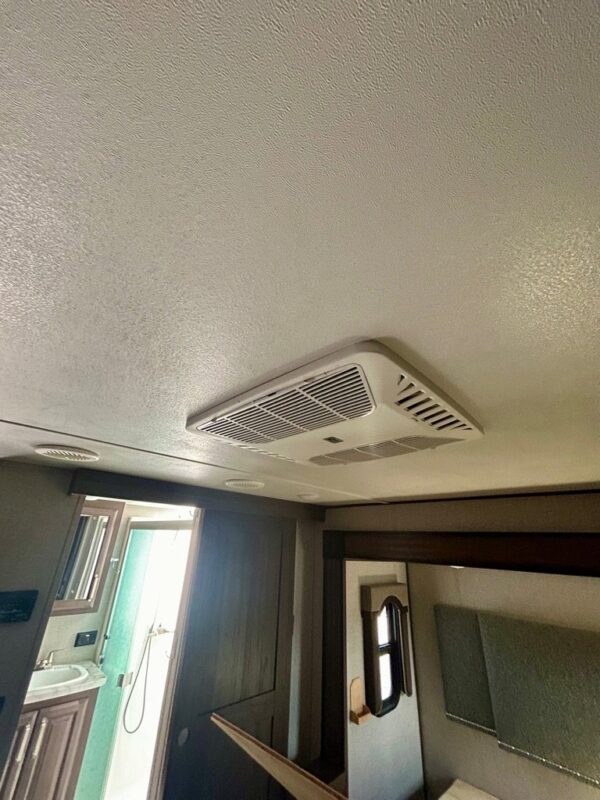 2020 KEYSTONE 321 RS CE - Image 24