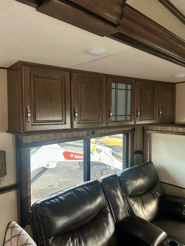 2018 GRAND DESIGN SOLITUDE ST384G CE - Image 10
