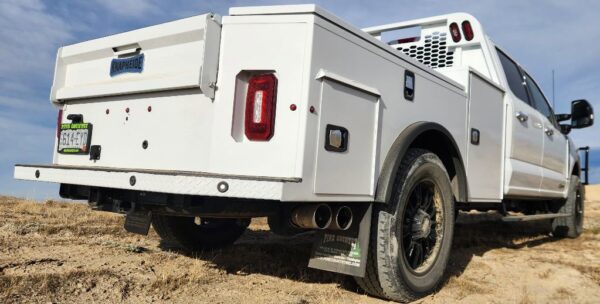 24 FORD F350 VH - Image 4