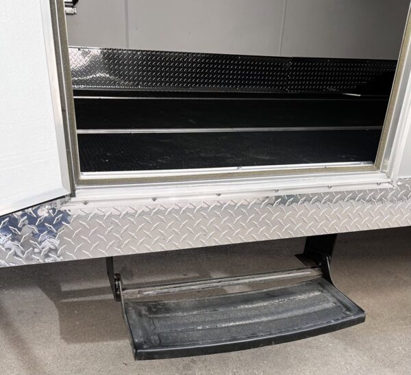 23 TNT RT10228XTSPD ET - Image 15