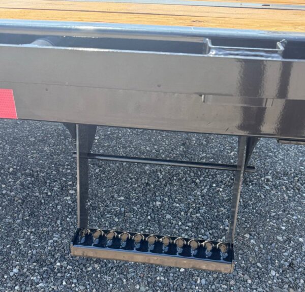 24 PJ LS302 GN - Image 5