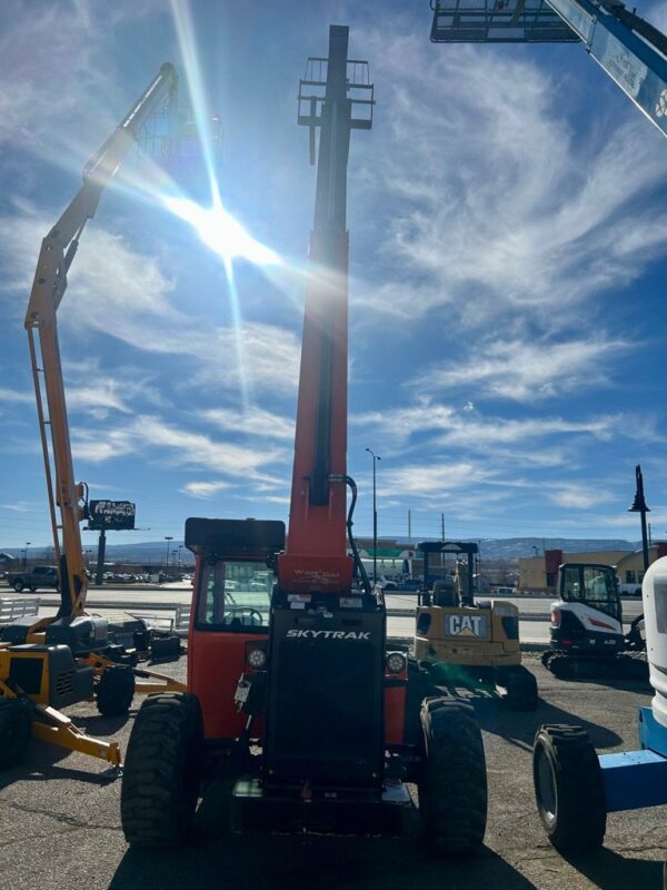 23 JLG SKYTRAK 6034 EQ - Image 3