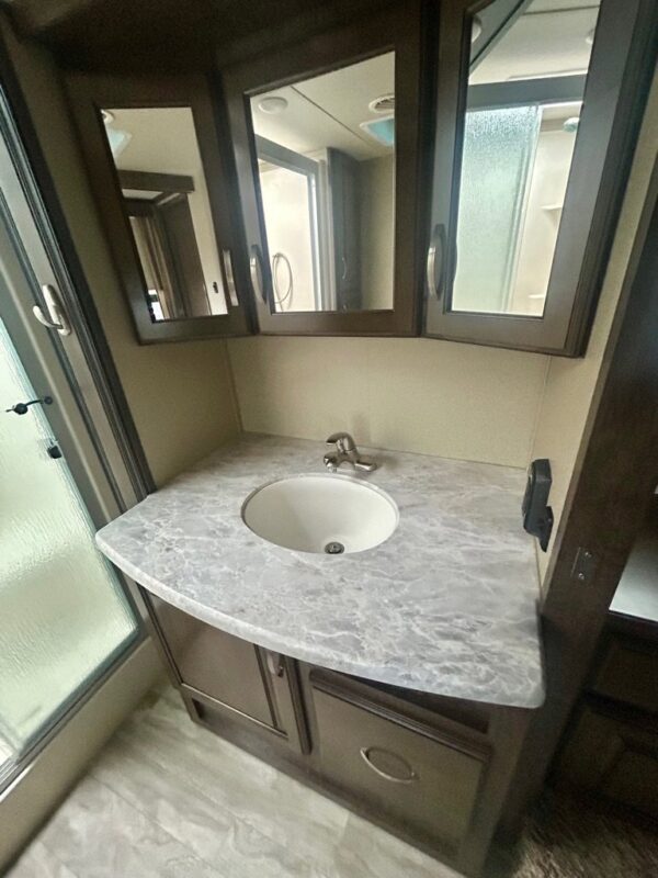 2018 GRAND DESIGN SOLITUDE ST384G CE - Image 20