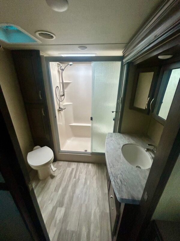 2018 GRAND DESIGN SOLITUDE ST384G CE - Image 19