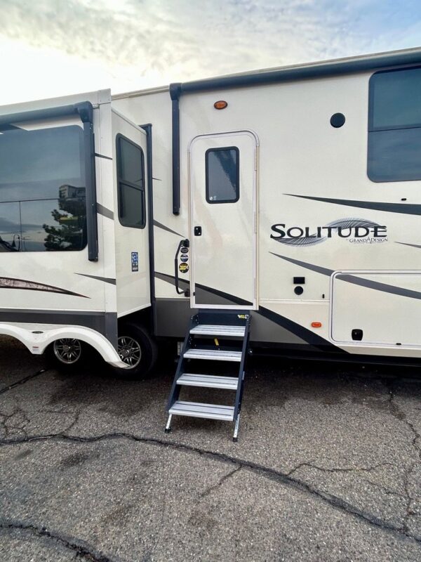 2018 GRAND DESIGN SOLITUDE ST384G CE - Image 6