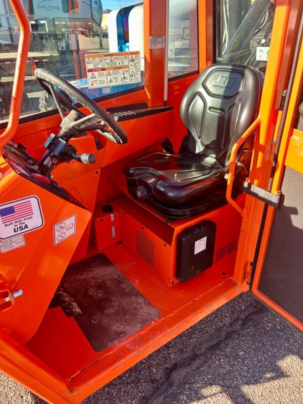 23 JLG SKYTRAK 6034 EQ - Image 4