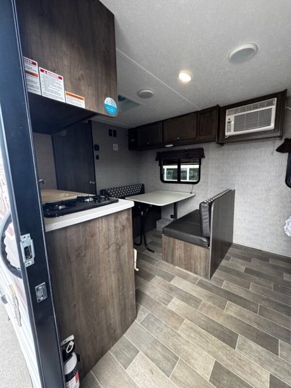 2019 COLEMAN 18RBWE ET - Image 14