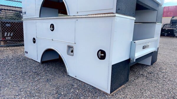 24 CM TRUCK BEDS CMG9878VVFFG2M TB