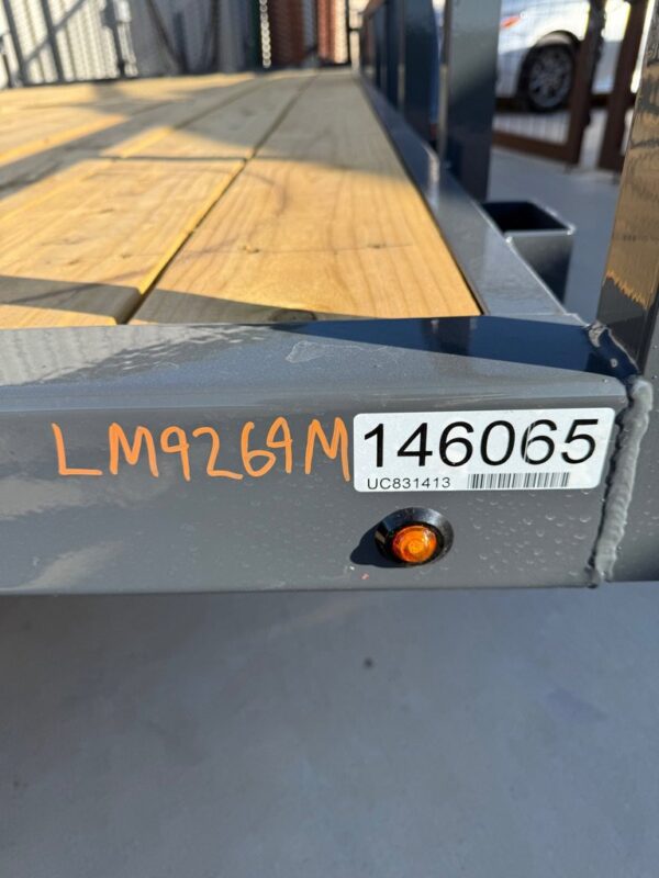 26 LAMAR UC831413 - Image 16