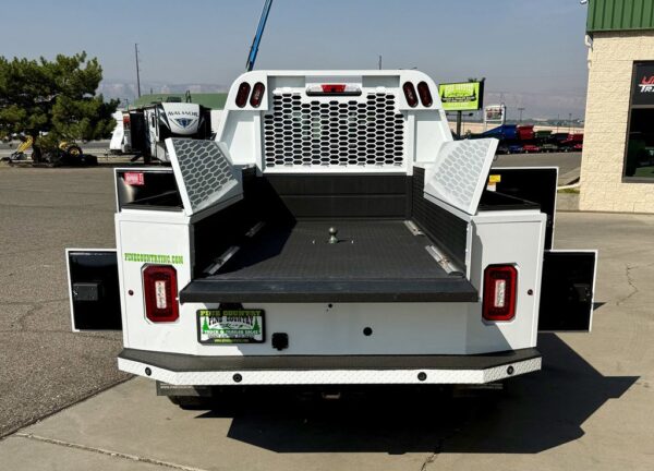 24 FORD F350 VH - Image 5