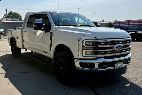 24 FORD F350 VH - Image 2
