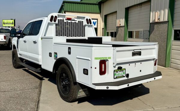 24 FORD F350 VH - Image 3