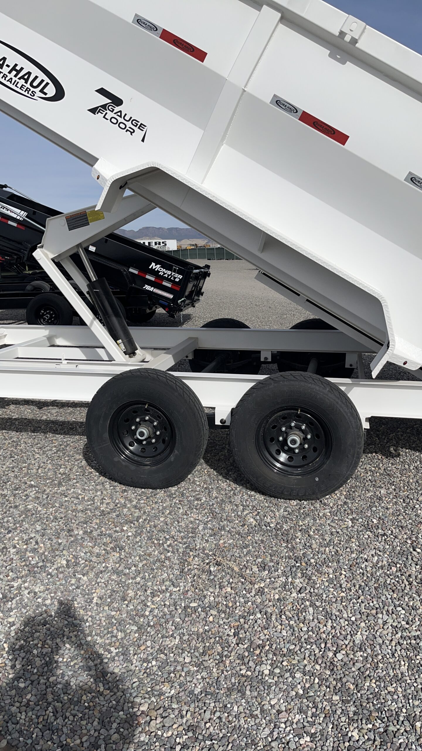 83"x14' HIGH SIDE DUMP TANDEM 14K SCISSOR BUMPER PULL - Image 4