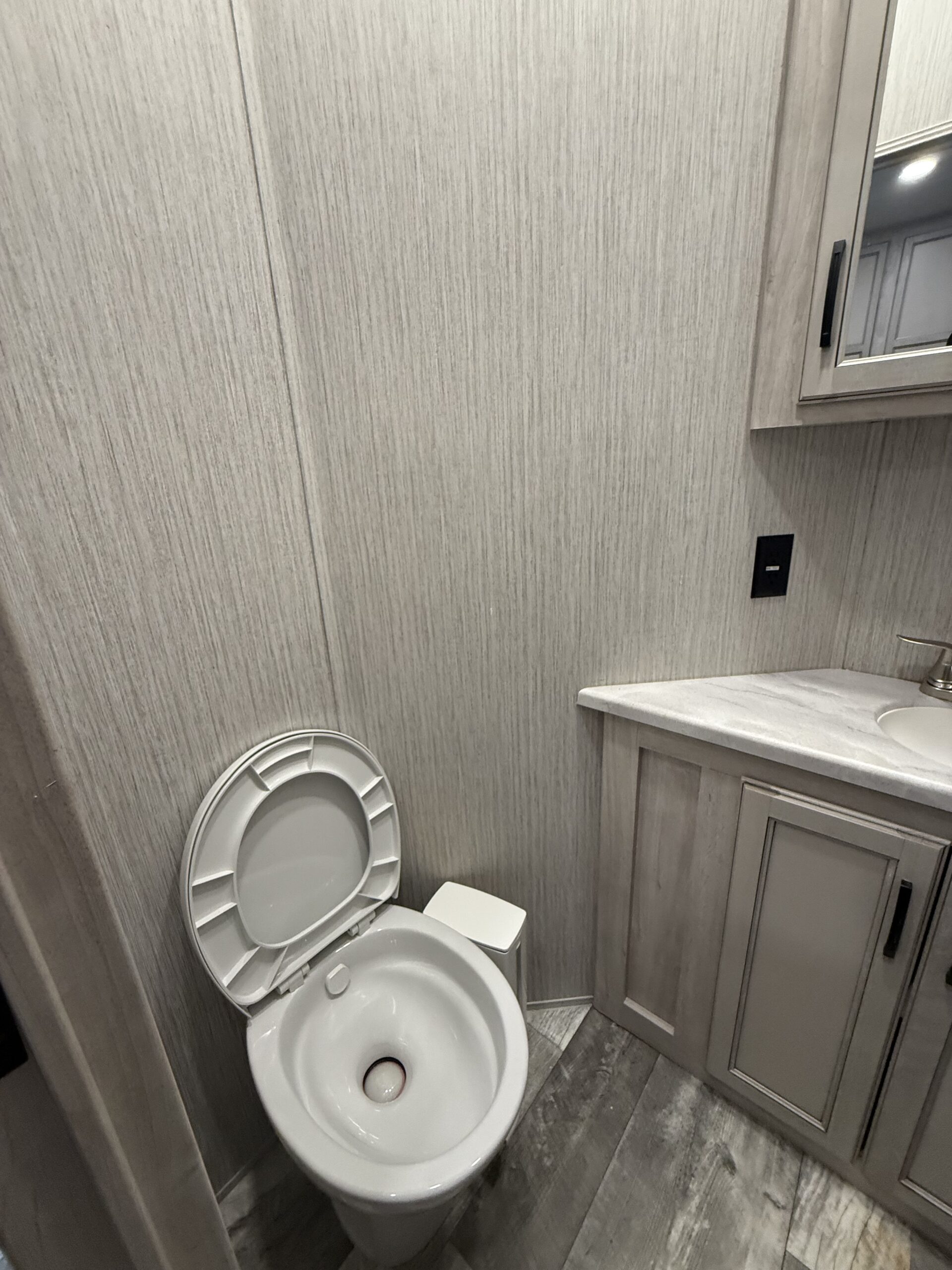 2022 Forest River M-384QBOK - Image 28