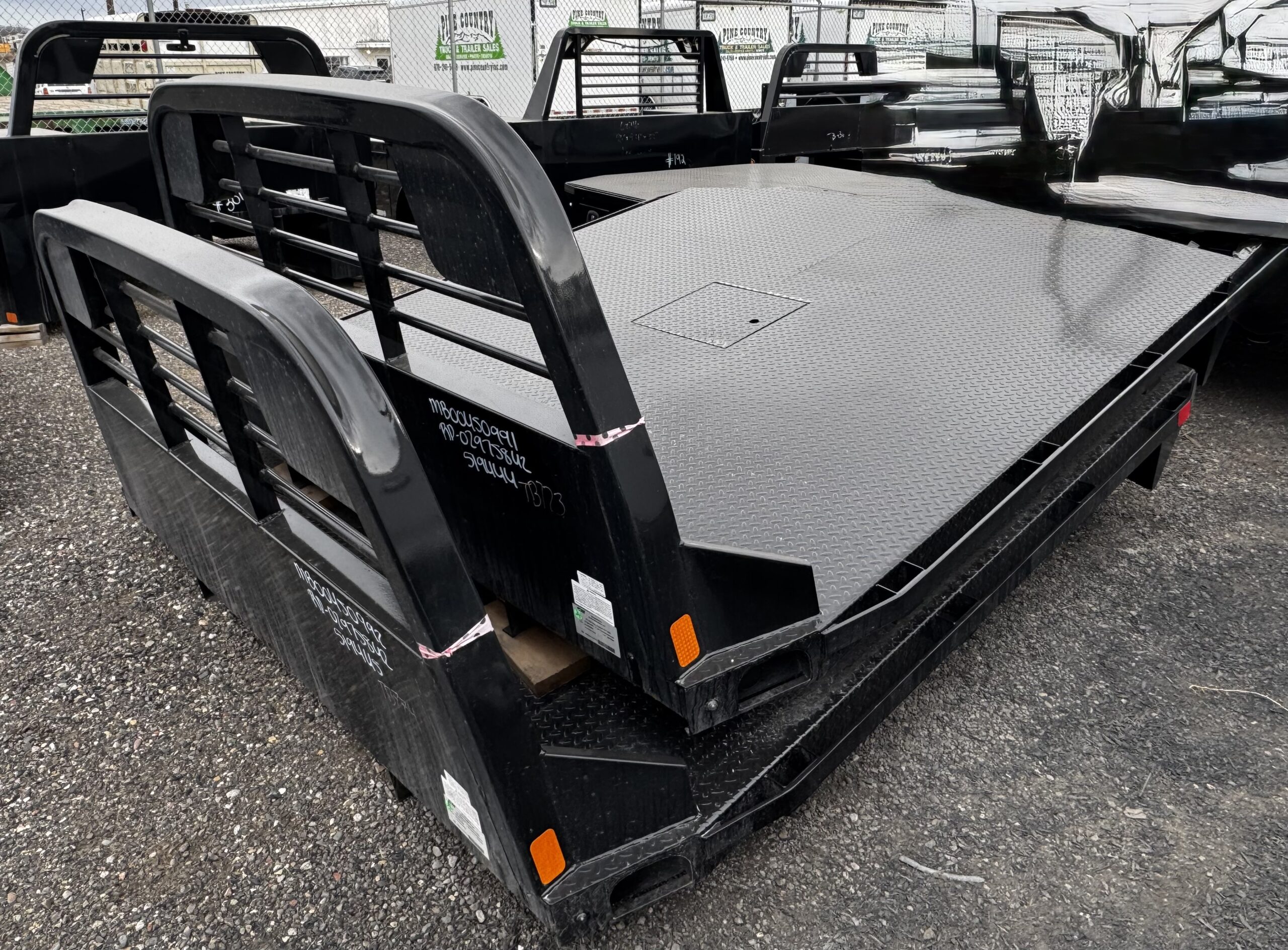 2025 CM RD-02975842 Dual Wheel Long Bed Non-Skirt - Image 2