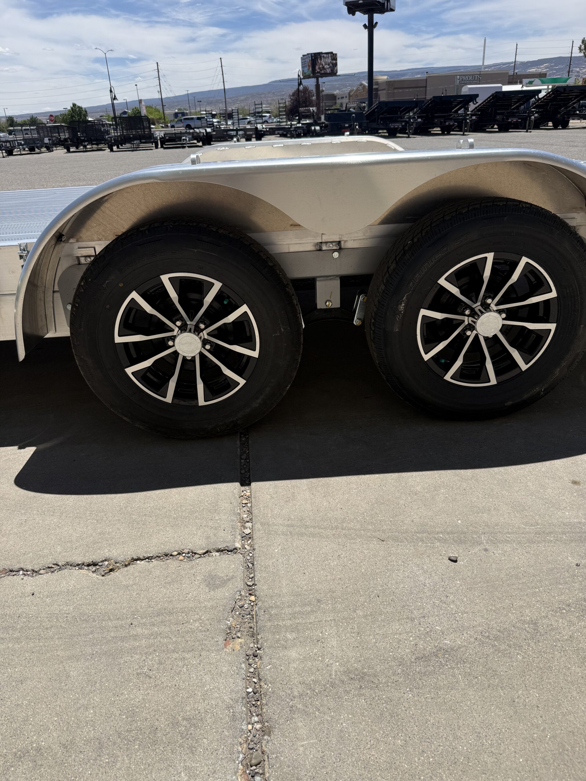 2026 H&H CHA20-070 83X20 7K Rated All Aluminum Car Hauler Trailer - Image 2