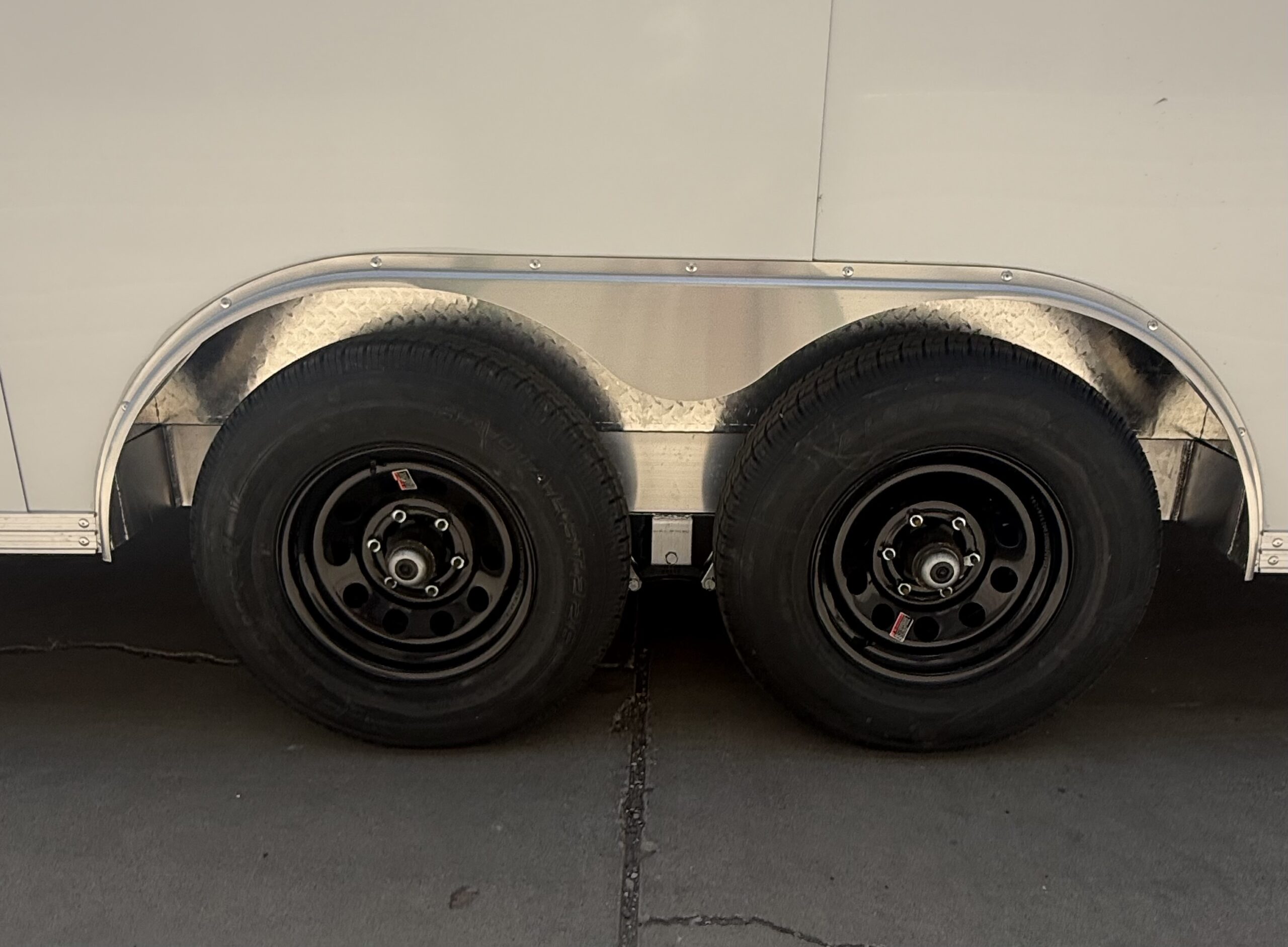 2026 Alcom EZEC8.5x20C 8-1/2X20 Aluminum Enclosed Trailer - Image 3