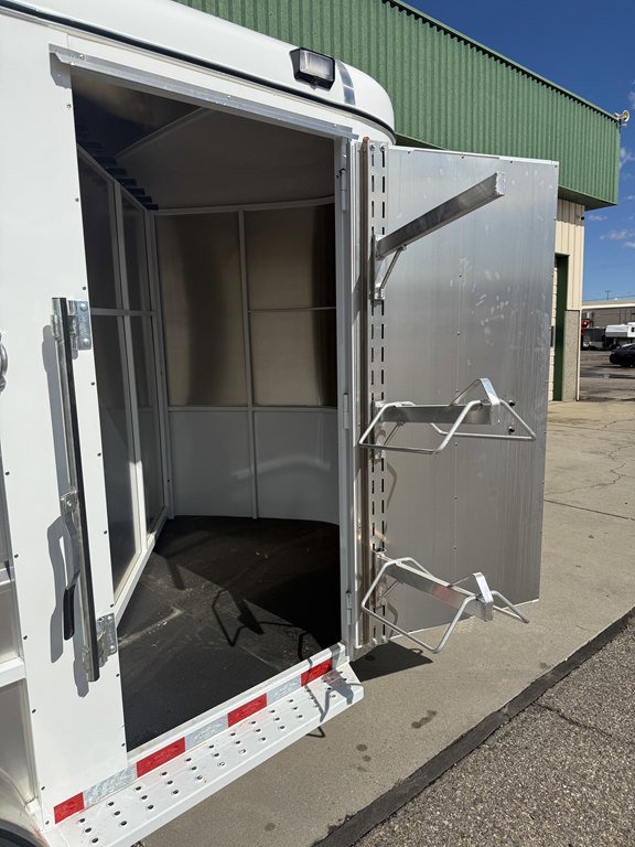 2026 Maverick MAV13-2HS 2 Horse - Image 9