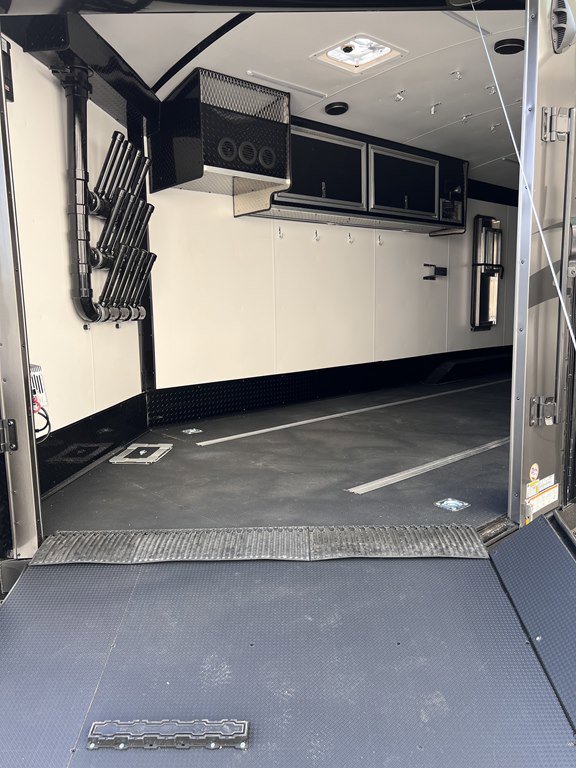 2023 TNT RT10228XTSPH 8.5X28 ENCLOSED SLED TRAILER - Image 6