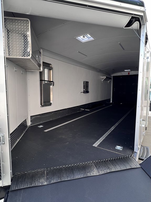 2023 TNT RT10228XTSPD 8.5X28 ENCLOSED SLED TRAILER - Image 8