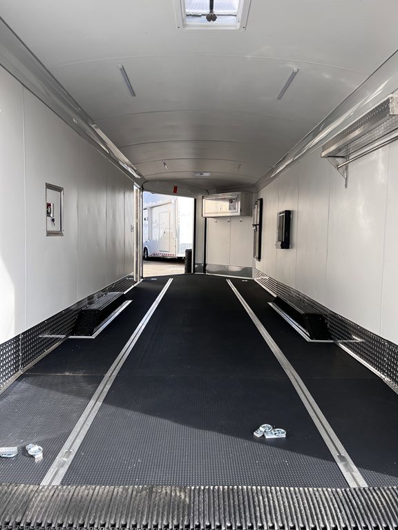 2023 TNT RT10228XTSPD 8.5X28 ENCLOSED SLED TRAILER - Image 9
