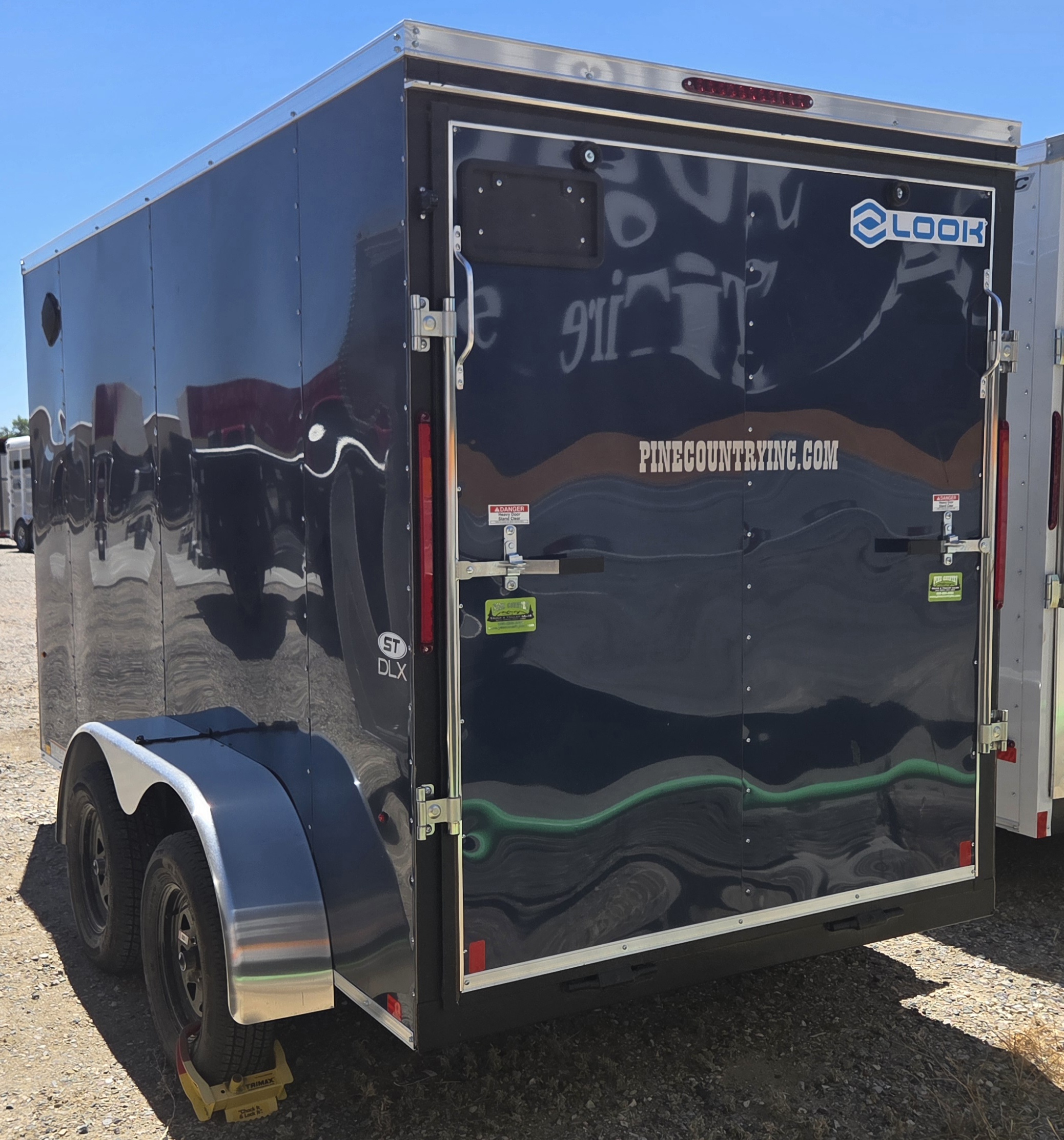 6'X12' INDIGO BLUE ENCLOSED TRAILER
ST DLX FLAT NOSE V-NOSE 7K - Image 4