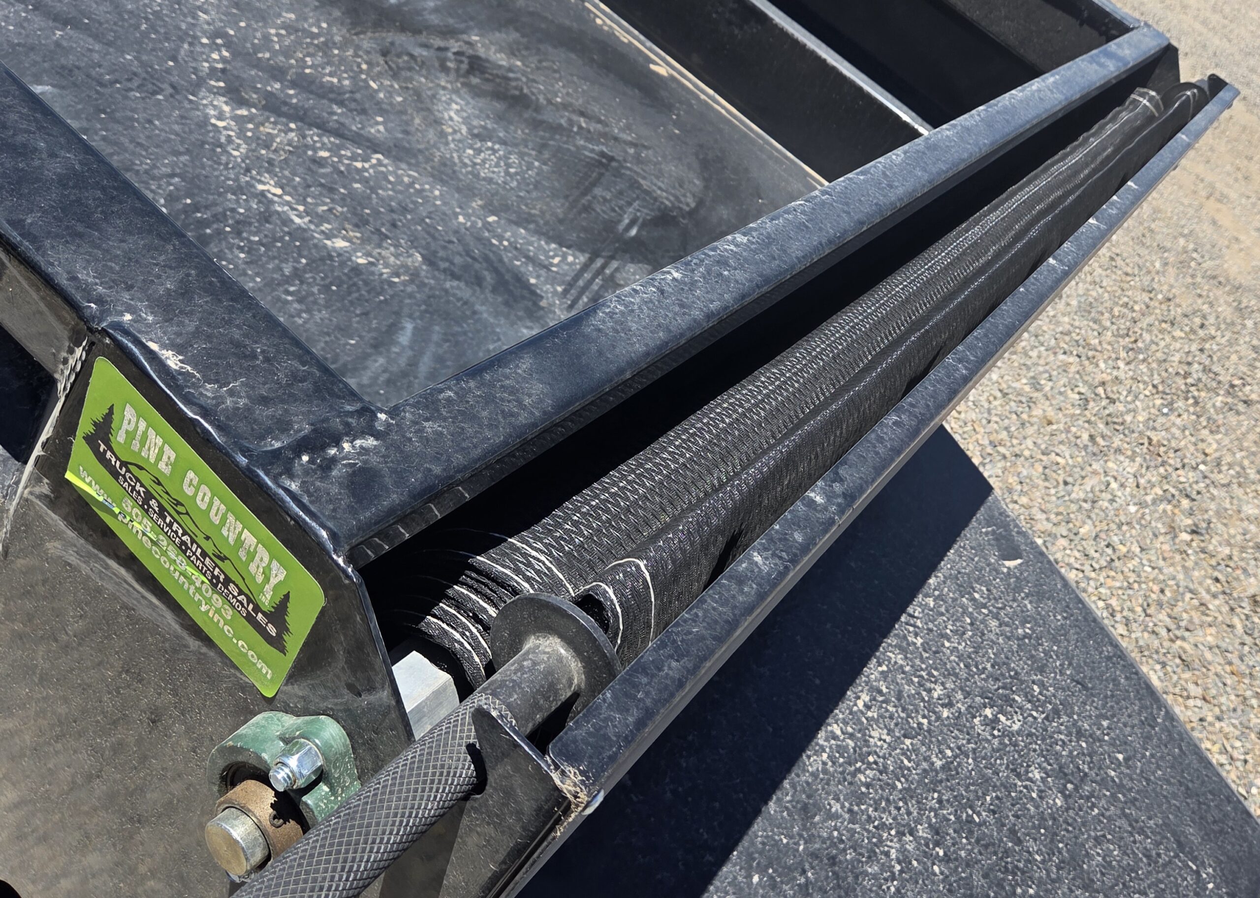 BLACK 5’X10’ DUMP
10K TANDEM AXLES BUMPER PULL - Image 7