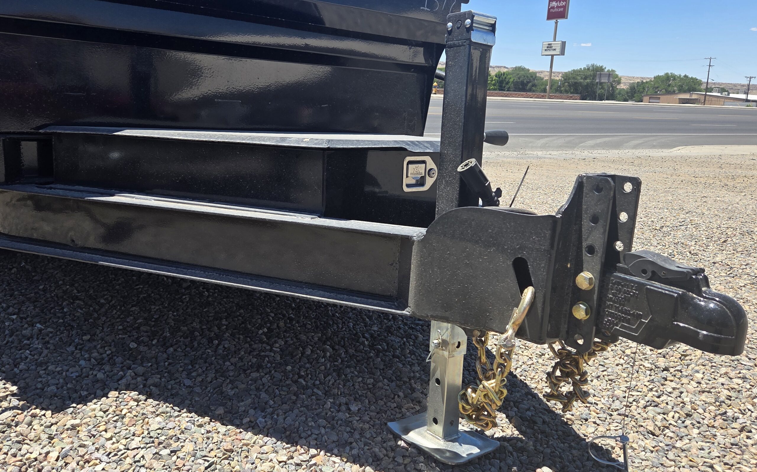 BLACK 5’X10’ DUMP
10K TANDEM AXLES BUMPER PULL - Image 8