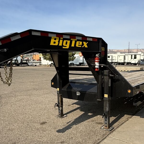 Big Tex 102X35' GOOSENECK TRAILER
Hydraulic Dove Tail, 25,900 GVWR, Slide Rail for Ratchet Strapes, Heavy Duty Jacks, Storage Box Between Risers, 48" SPread Axles, Dual Speed Jacks,
