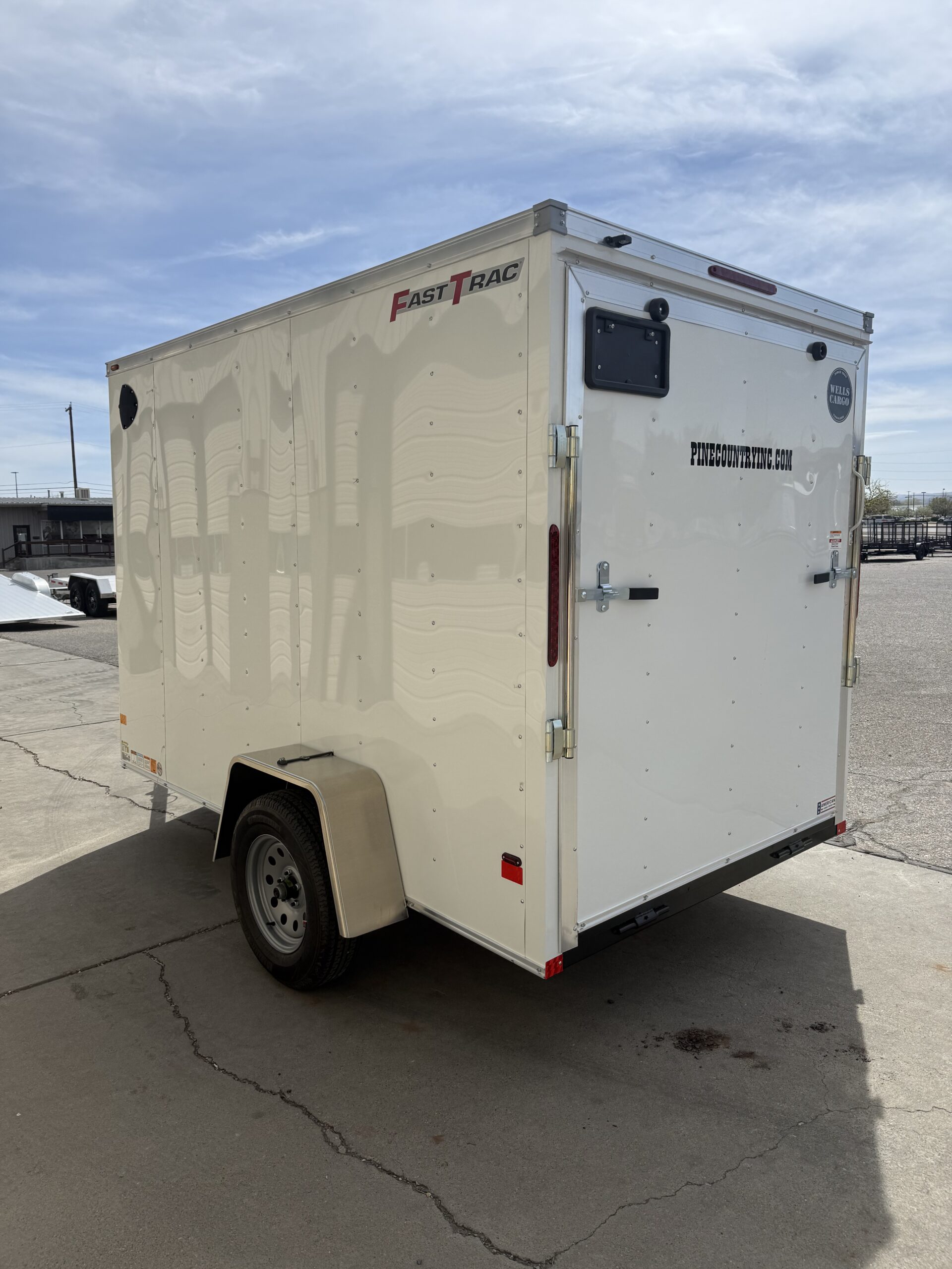 6'X10' ENCLOSED TRAILER WELLS CARGO FAST TRAC - Image 6