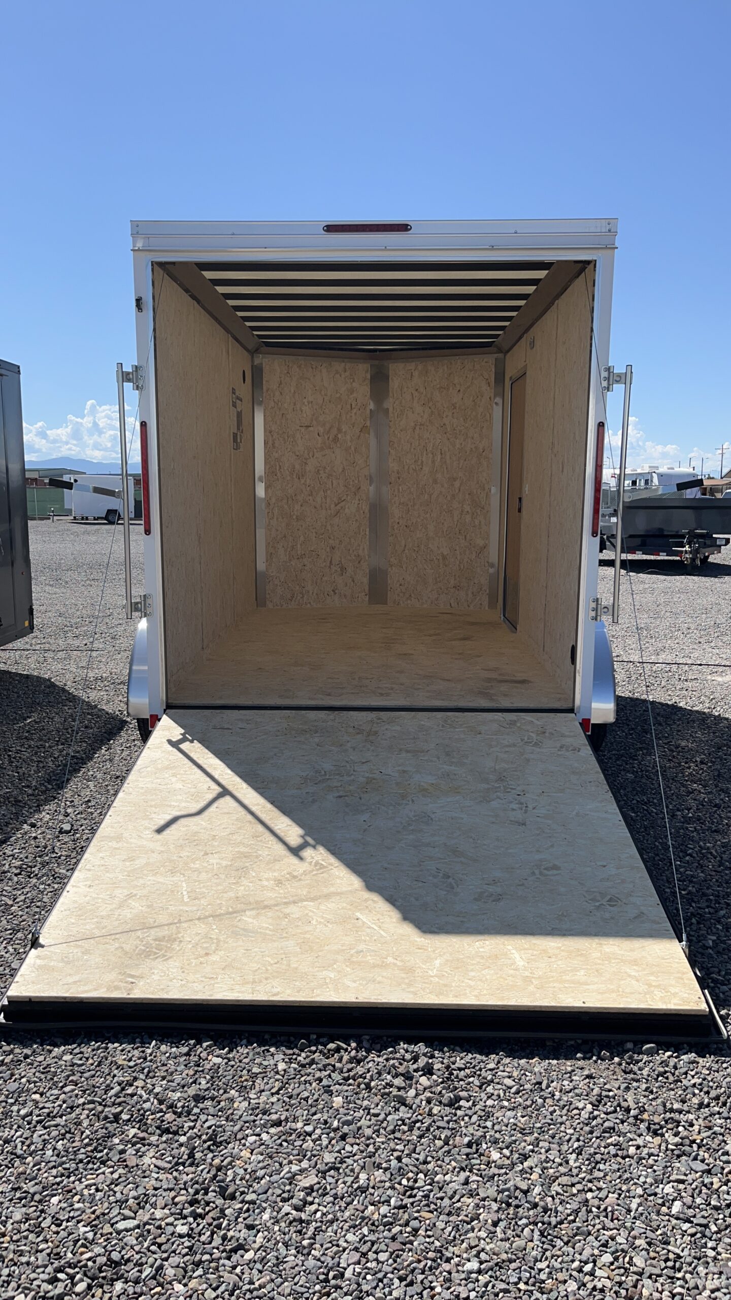 7X12 TANDEM AXLE ENCLOSED TRAILER - Image 5