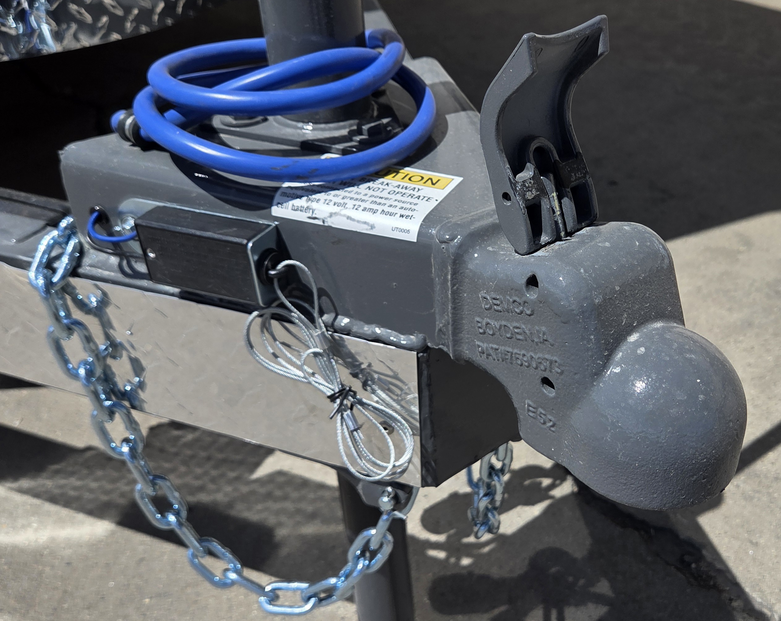 2027 Maverick 3 Horse Slant Bumper Pull Trailer - Image 13