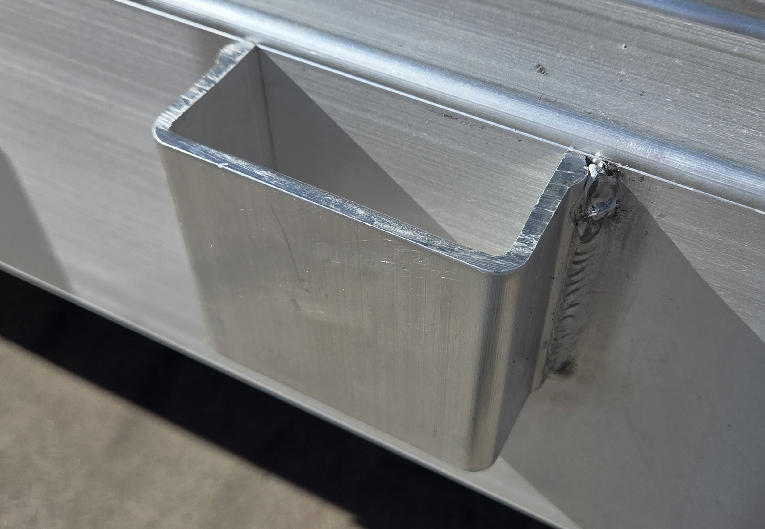 2027 H&H 82"x20' Aluminum Power Tilt Car Hauler Equipment Trailer 14,000 GVWR - Image 12