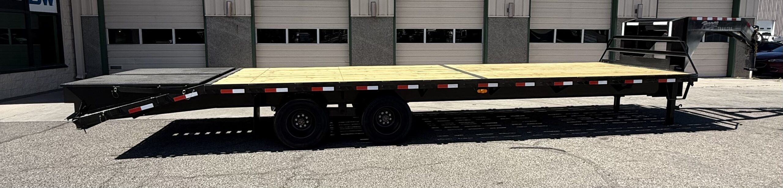 2026 Range 102"x24' 24,000LB Rated Tandem Dually Gooseneck Trailer - Image 6