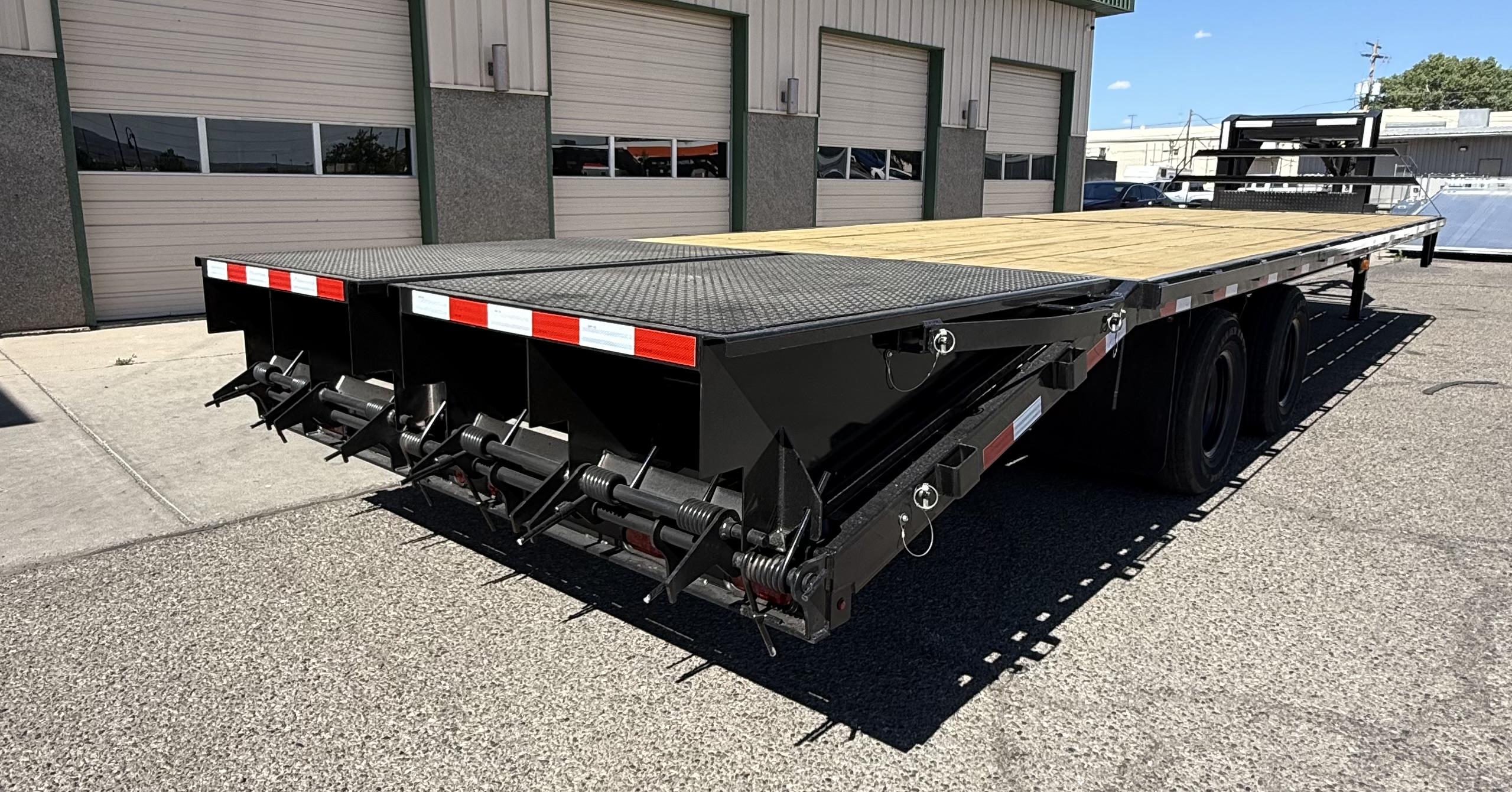 2026 Range 102"x24' 24,000LB Rated Tandem Dually Gooseneck Trailer - Image 7