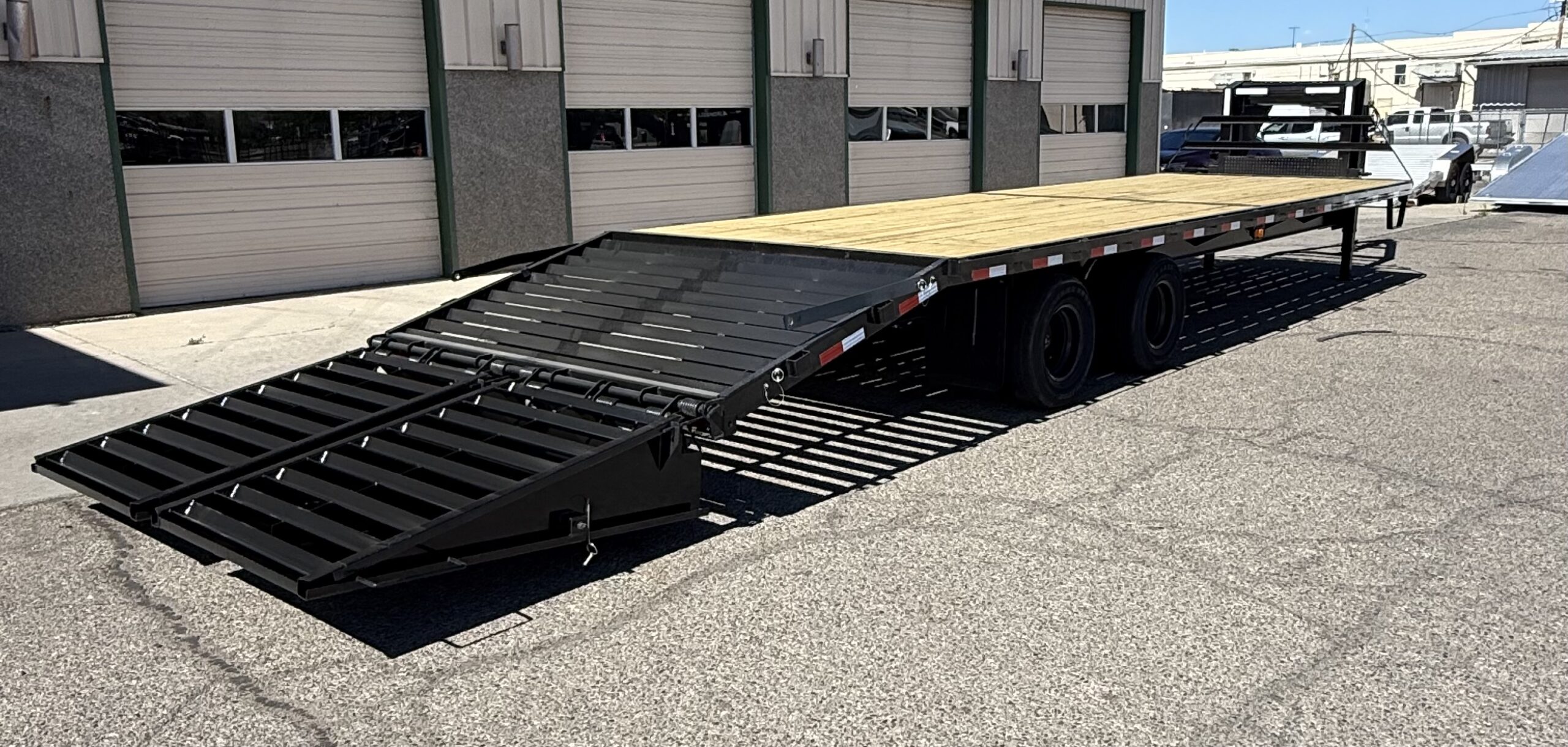 2026 Range 102"x24' 24,000LB Rated Tandem Dually Gooseneck Trailer - Image 8