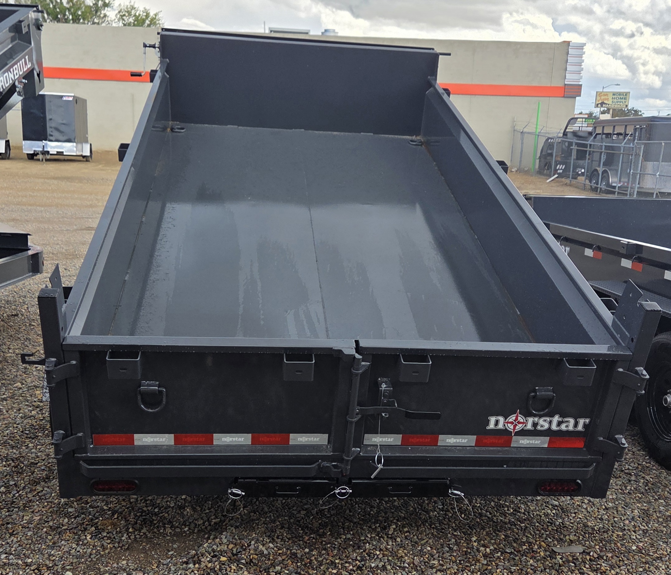 7 X 14 GREY DUMP
14K TANDEM BUMPER PULL - Image 3
