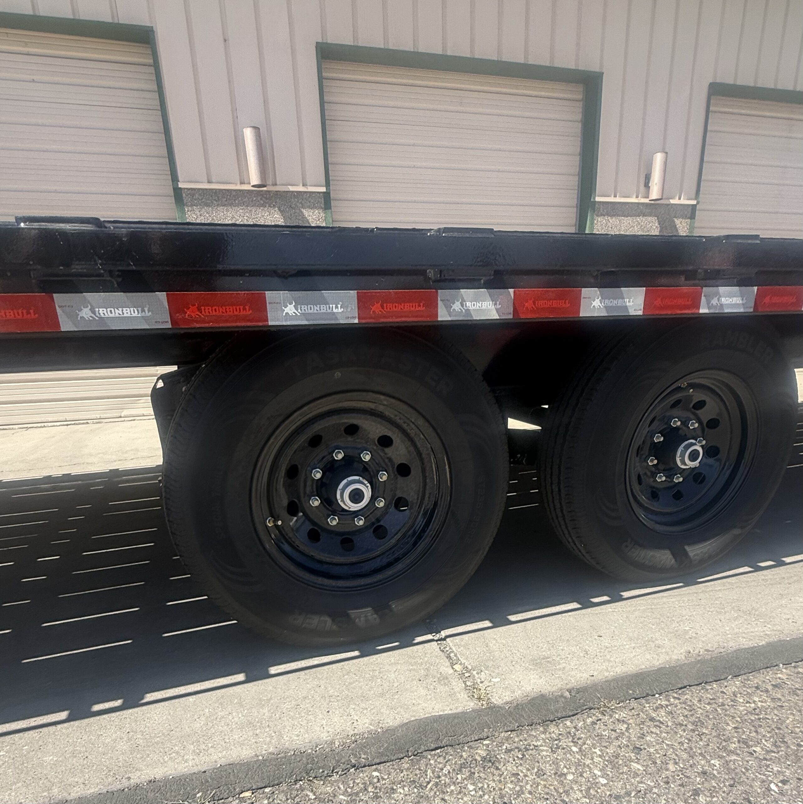 IRONBULL 102 X 26' DECKOVER POWER TILT TRAILER14K Rated - Image 5