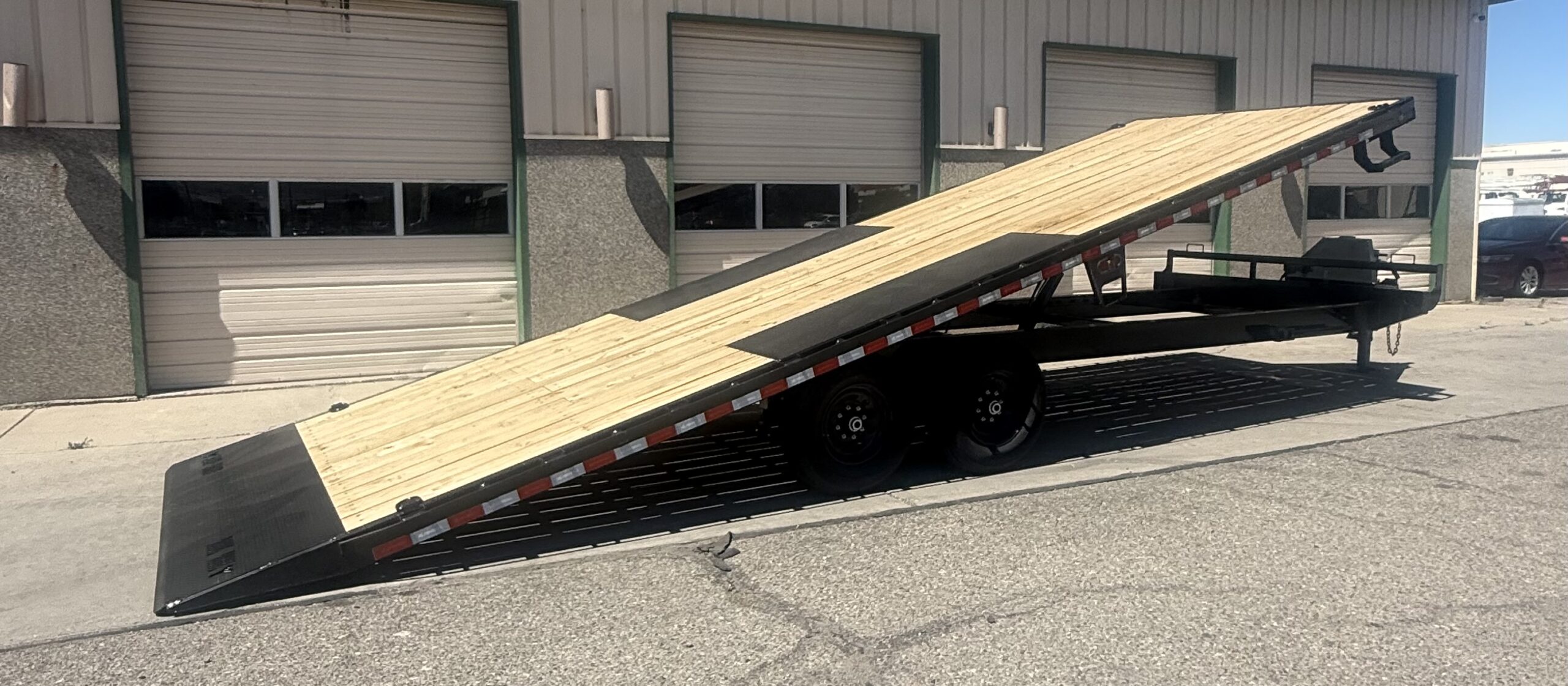 IRONBULL 102 X 26' DECKOVER POWER TILT TRAILER14K Rated - Image 7