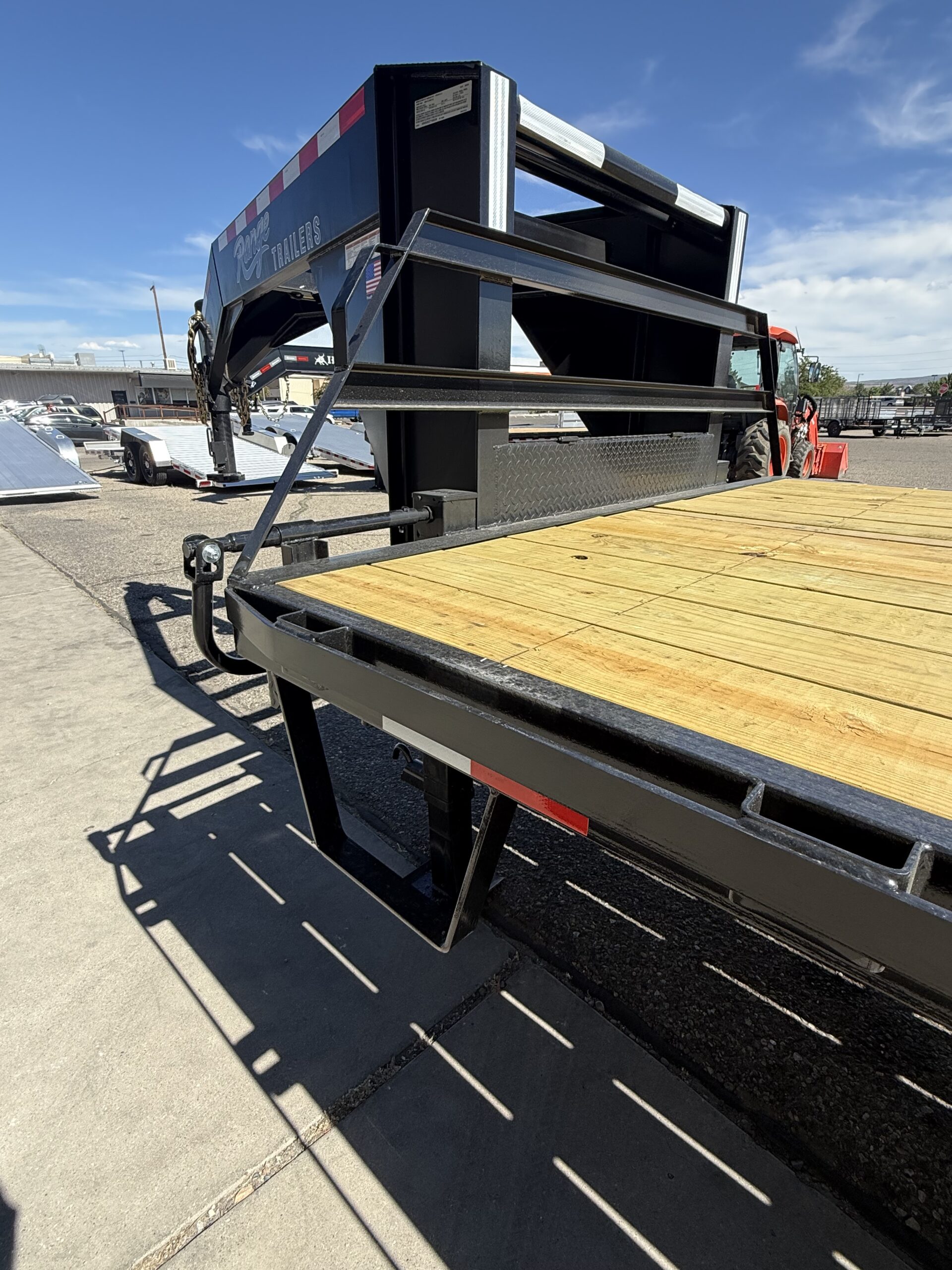 2026 Range 102"x24' 24,000LB Rated Tandem Dually Gooseneck Trailer - Image 4
